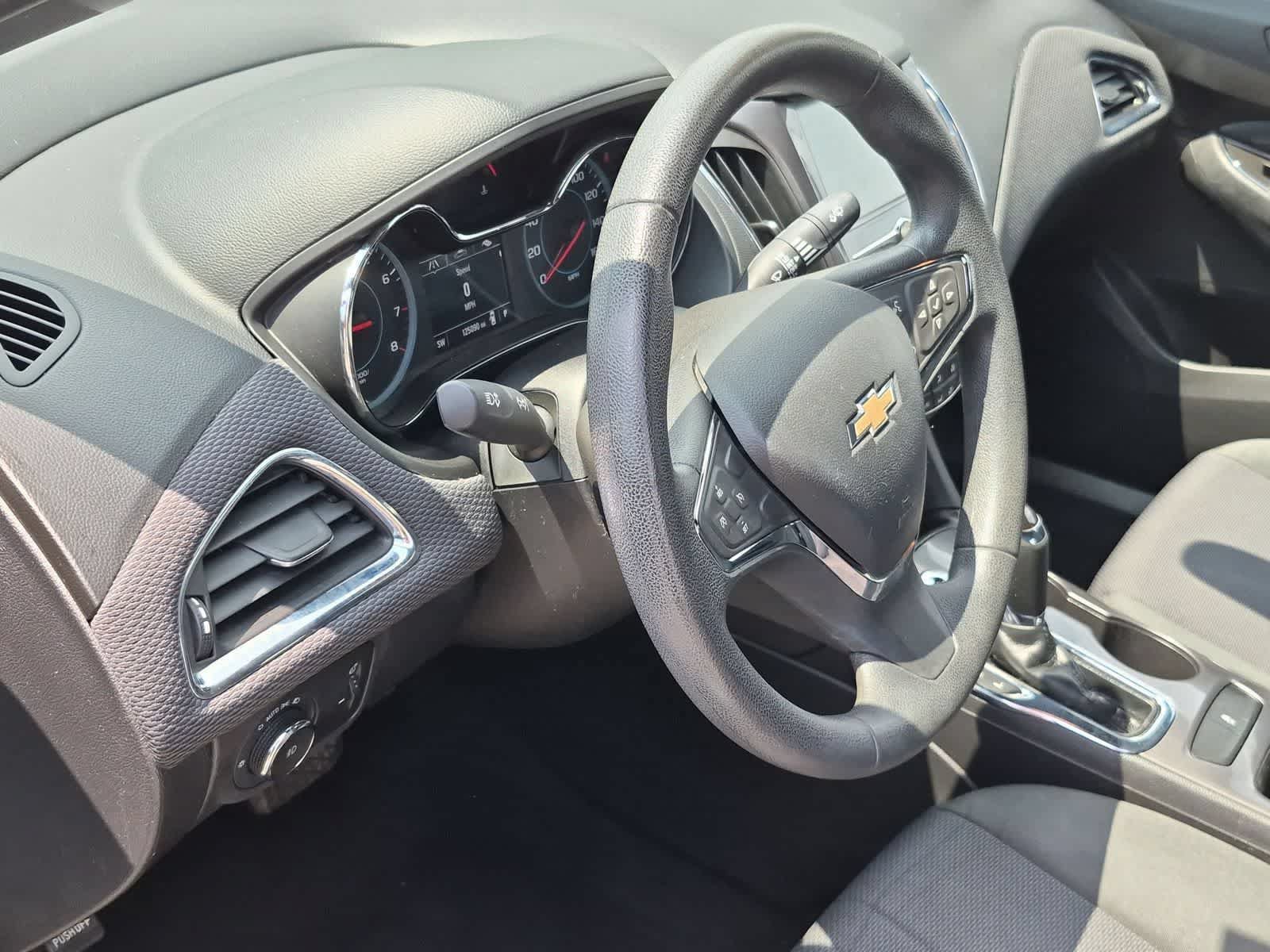 Used 2017 Chevrolet Cruze LT w/ Convenience Package FWD image 10