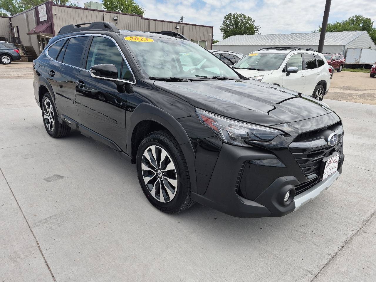 Used 2023 Subaru Outback Limited XT AWD/4WD image 4