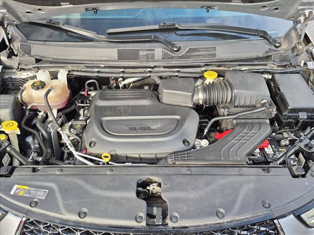 Used 2021 Chrysler Pacifica Touring w/ Cold Weather Group FWD image 24