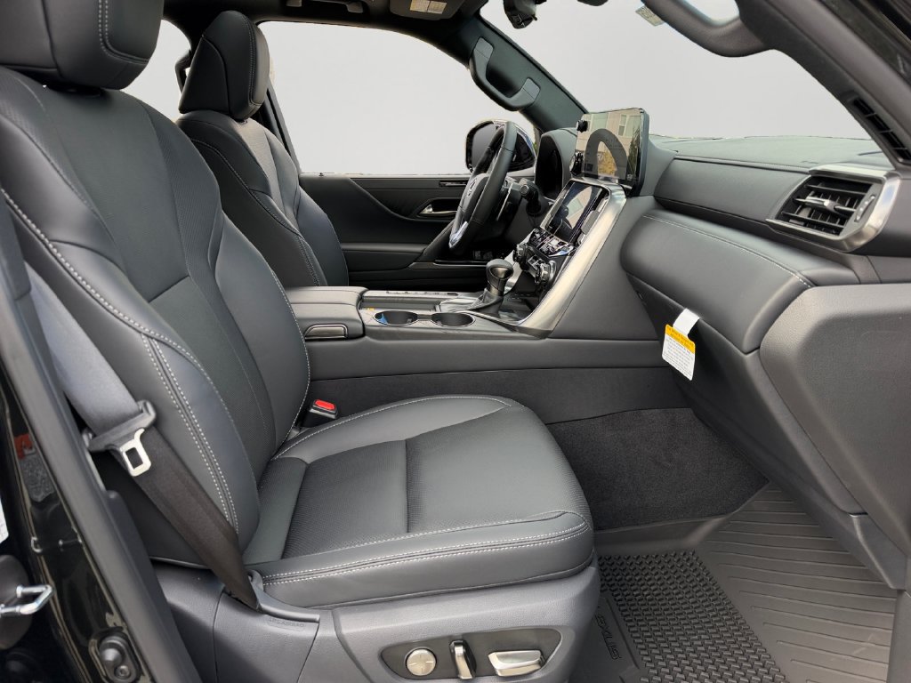 New 2026 Lexus LX 600 4WD w/ Appearance Package image 7