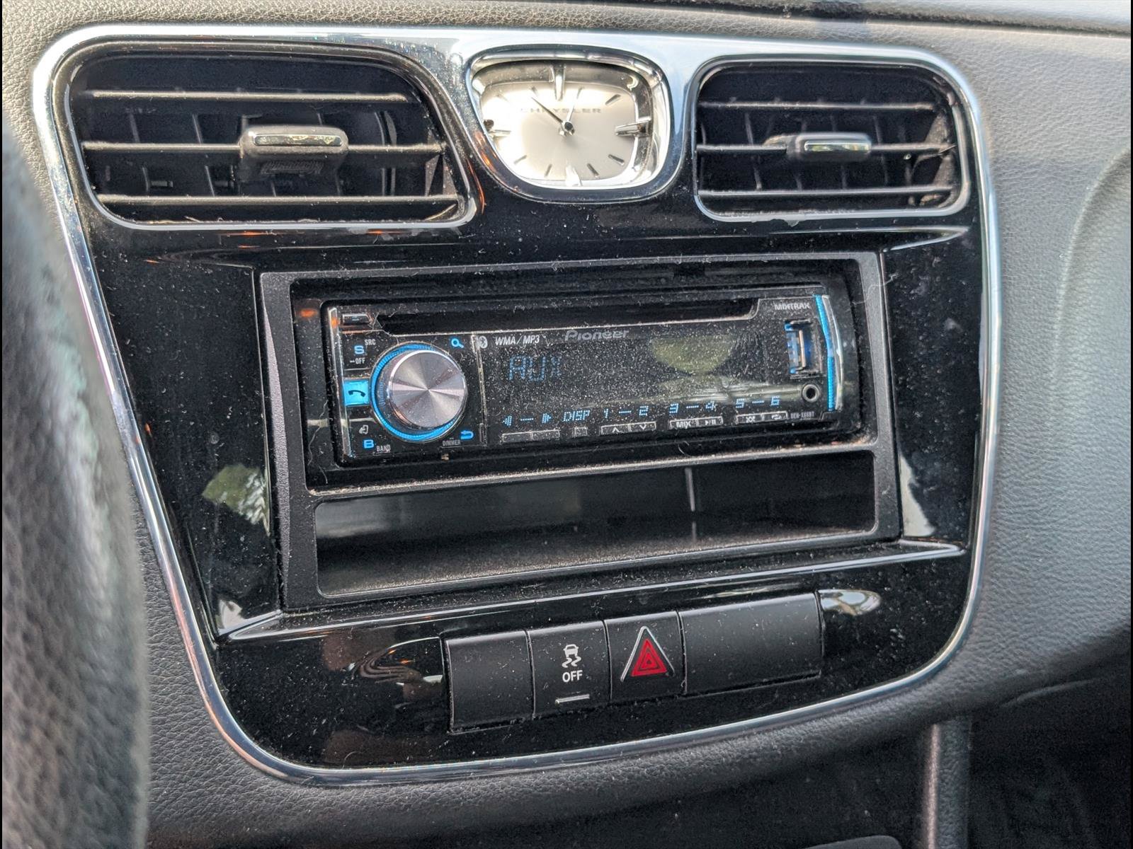 Used 2013 Chrysler 200 LX FWD image 12