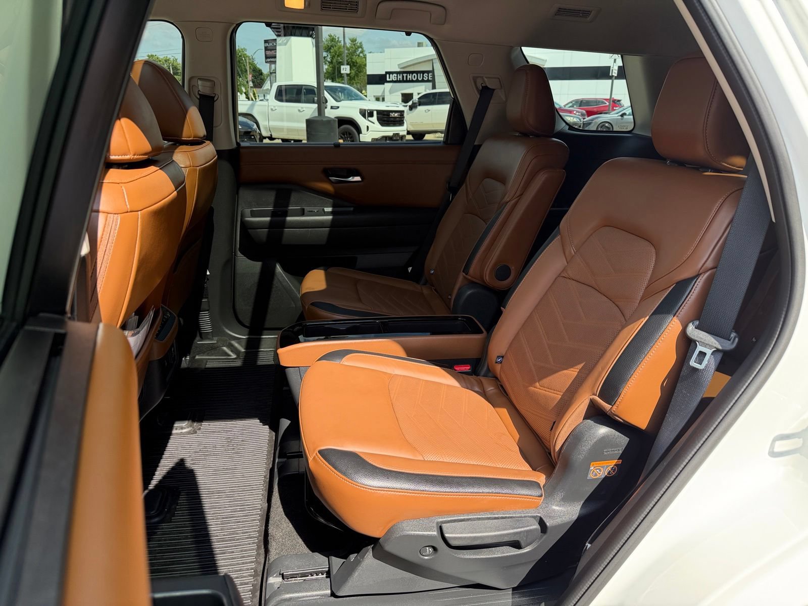 Used 2024 Nissan Pathfinder Platinum AWD/4WD image 24