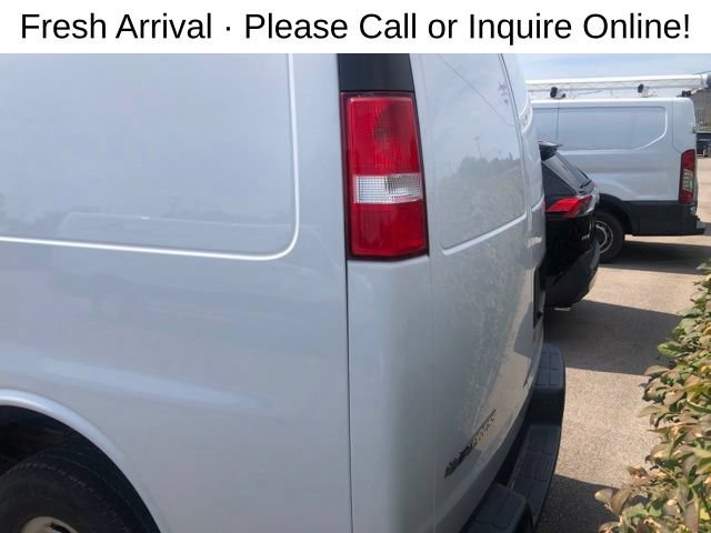 Used 2019 Chevrolet Express 2500 w/ Driver Convenience Package RWD image 3