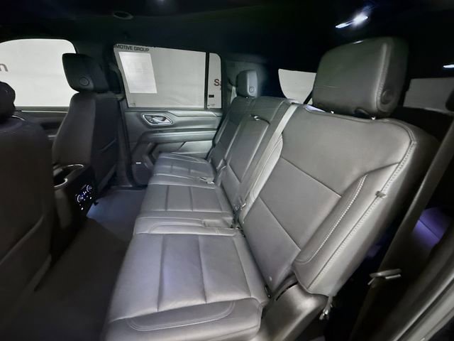 Used 2023 Chevrolet Suburban LT w/ Luxury Package image 28