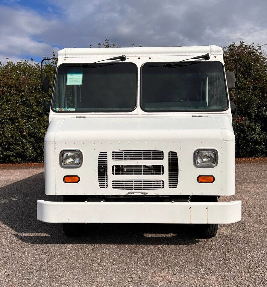 Used 2014 Ford E-350 and Econoline 350 Super Duty w/ A/C Prep Package image 11