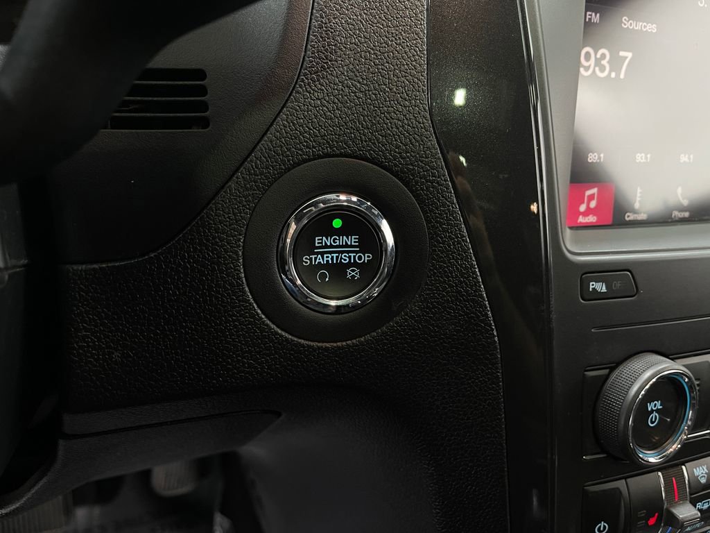 Used 2019 Ford Explorer XLT w/ Equipment Group 202A image 22