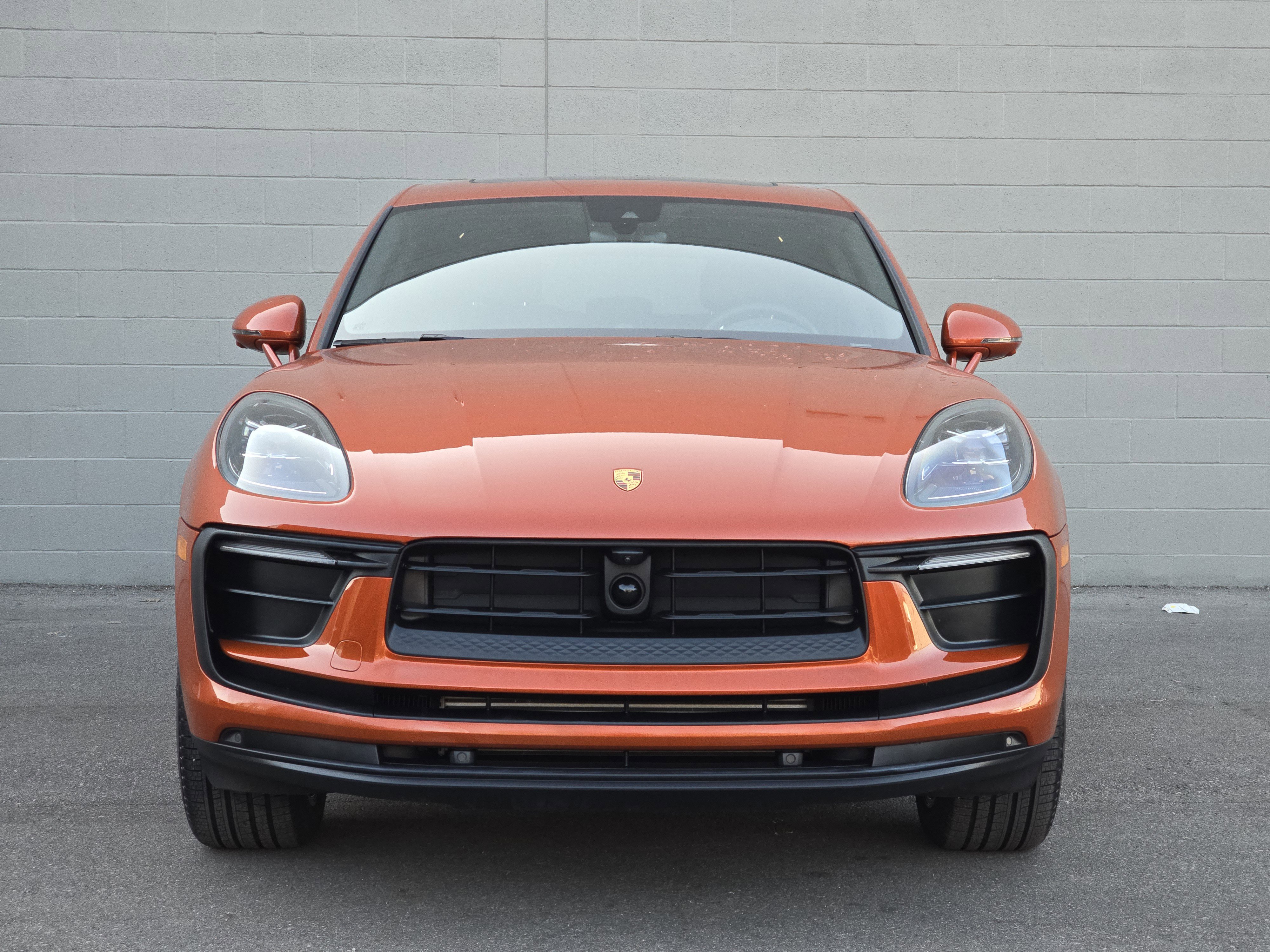 Certified 2025 Porsche Macan image 6