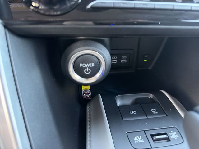 Certified 2024 Toyota Venza LE image 15