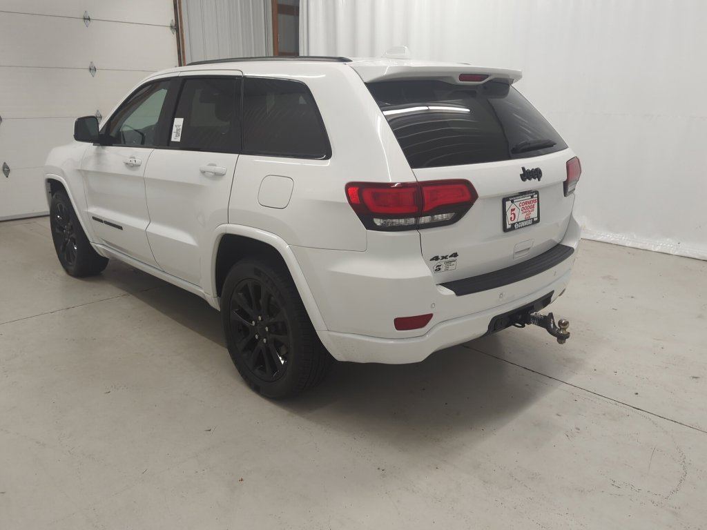 Used 2021 Jeep Grand Cherokee Laredo X AWD/4WD image 2