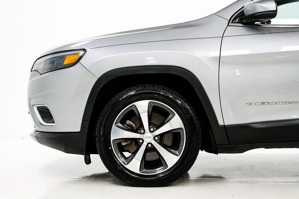 Used 2019 Jeep Cherokee Limited image 26