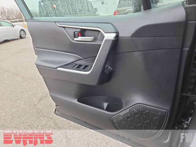 Used 2025 Toyota RAV4 XLE image 18