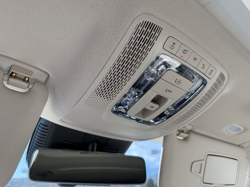 Certified 2025 Mercedes-Benz GLB 250 4MATIC image 33