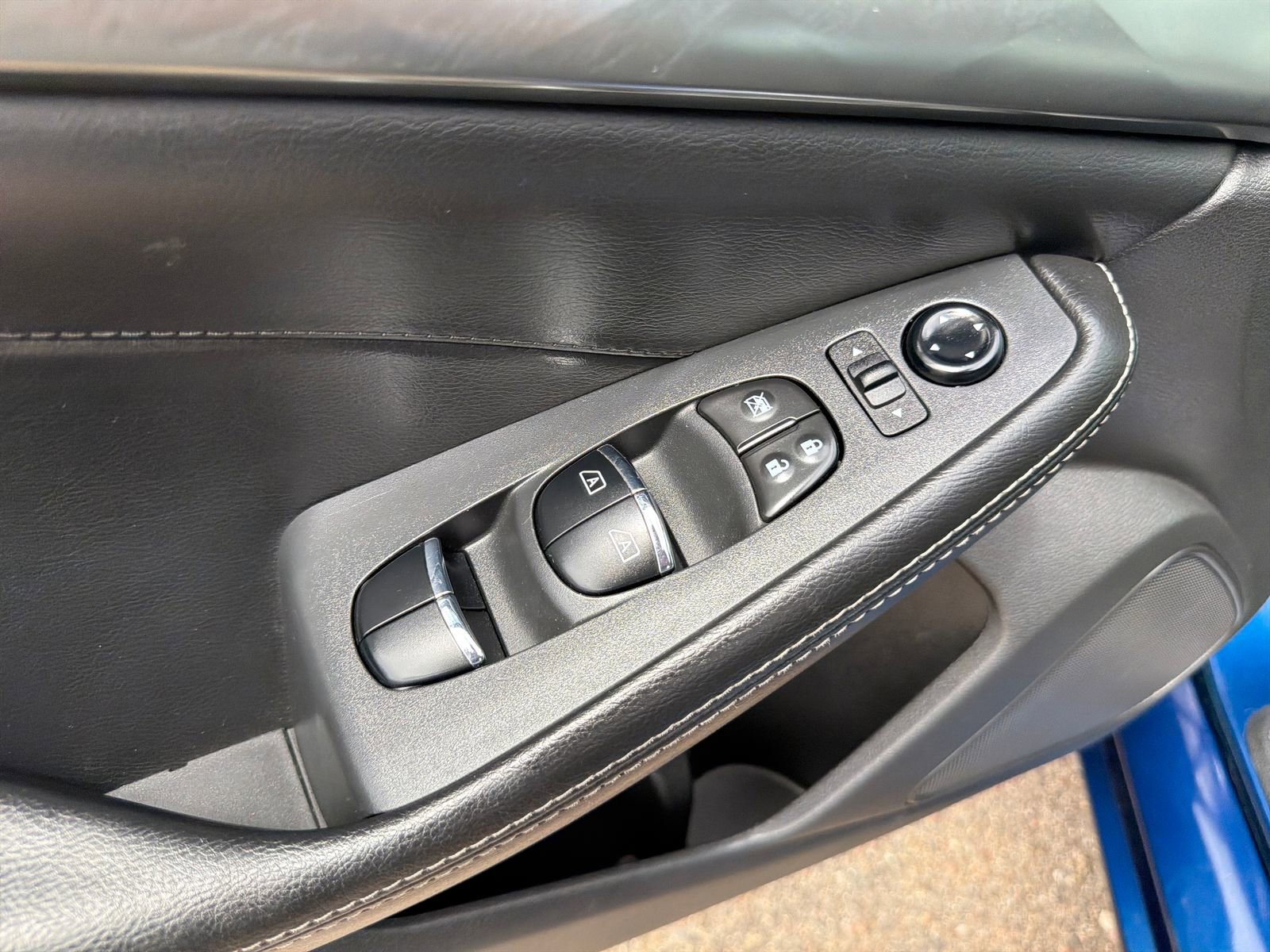 Used 2022 Nissan Maxima SV w/ Floor Mat Group FWD image 16
