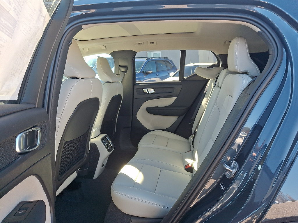 New 2026 Volvo XC40 B5 Plus w/ Protection Package Premier AWD/4WD image 8