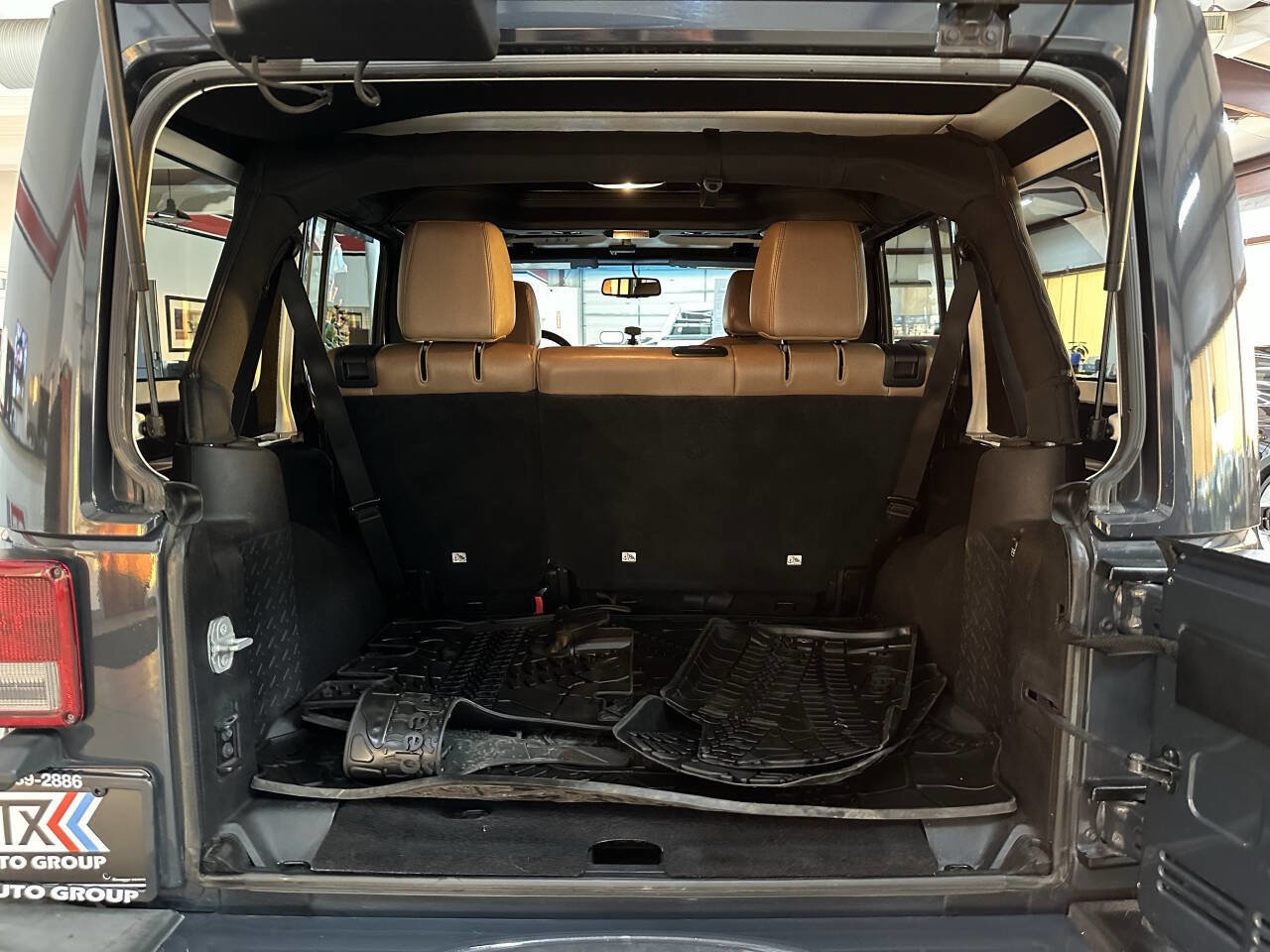 Used 2016 Jeep Wrangler Unlimited Sahara w/ Max Tow Package image 8