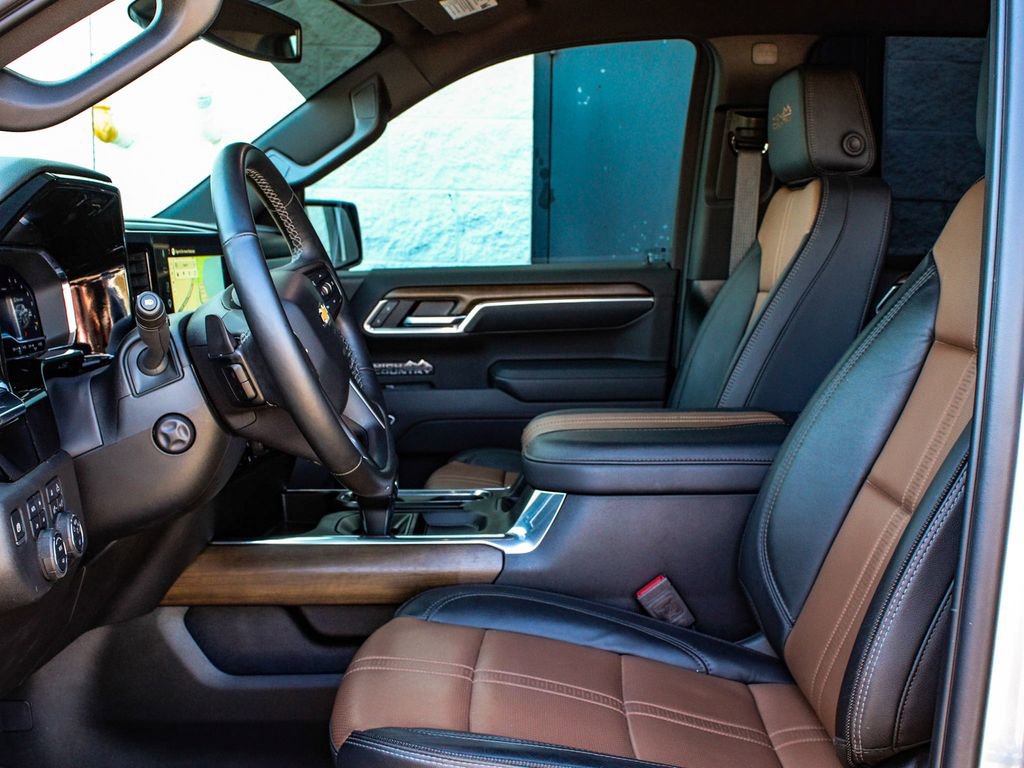 Used 2025 Chevrolet Silverado 1500 High Country image 31