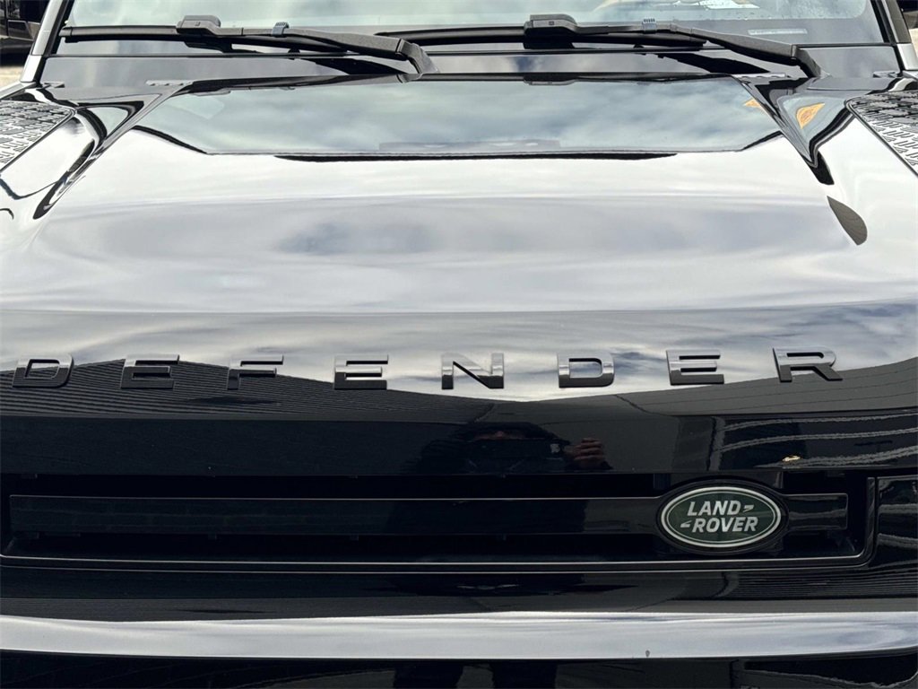 Used 2023 Land Rover Defender 110 X image 10