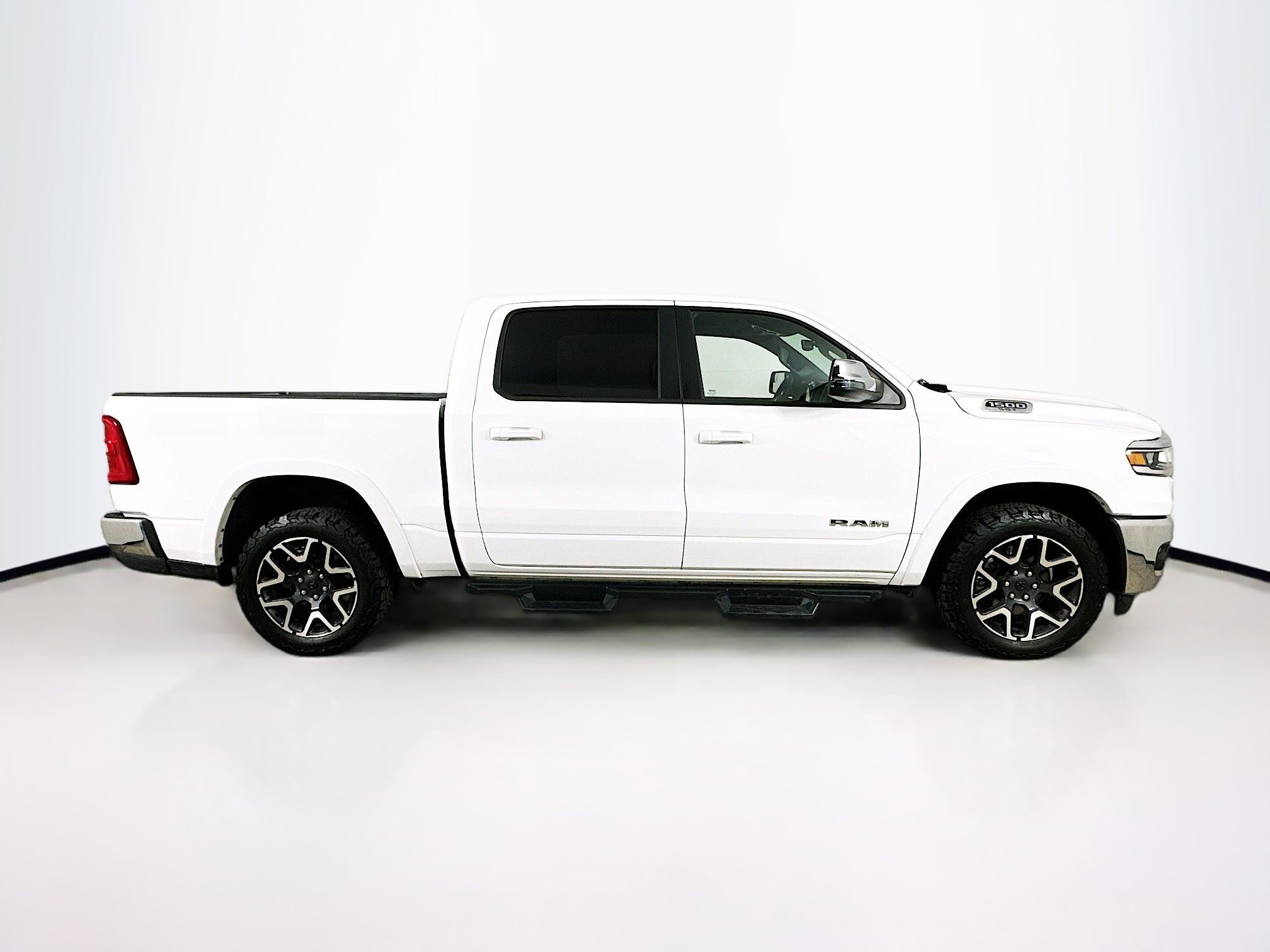 Used 2025 RAM 1500 Laramie image 10