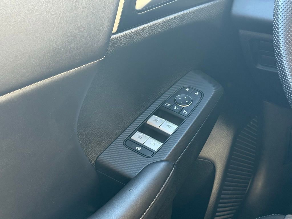 Used 2023 Mitsubishi Outlander SE image 6