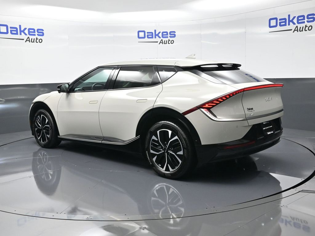 Certified 2022 Kia EV6 Wind w/ Wind Technology Package image 5