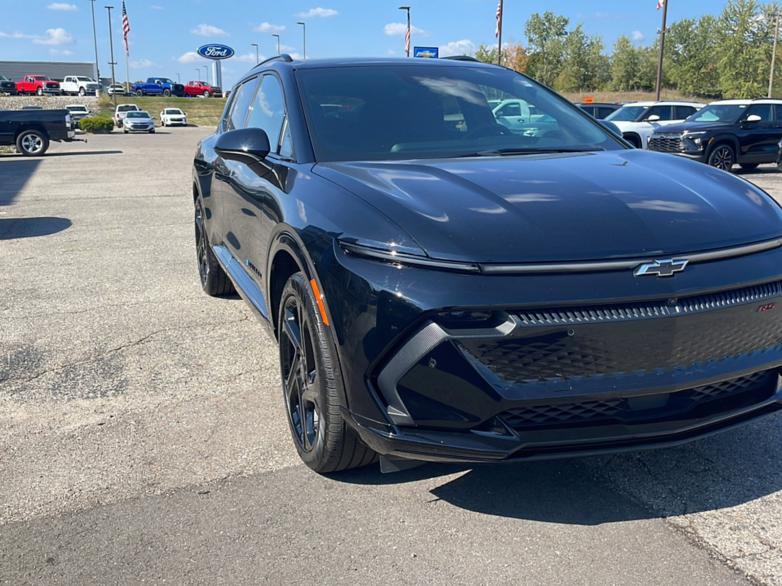 Used 2024 Chevrolet Equinox EV RS image 3
