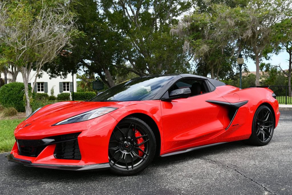 Used 2023 Chevrolet Corvette Z06 w/ Stealth Interior Trim Package RWD image 24