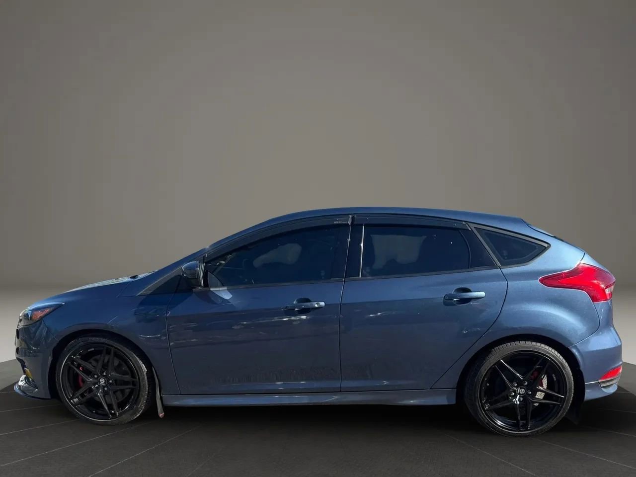Used 2018 Ford Focus ST w/ Equipment Group 401A FWD image 8