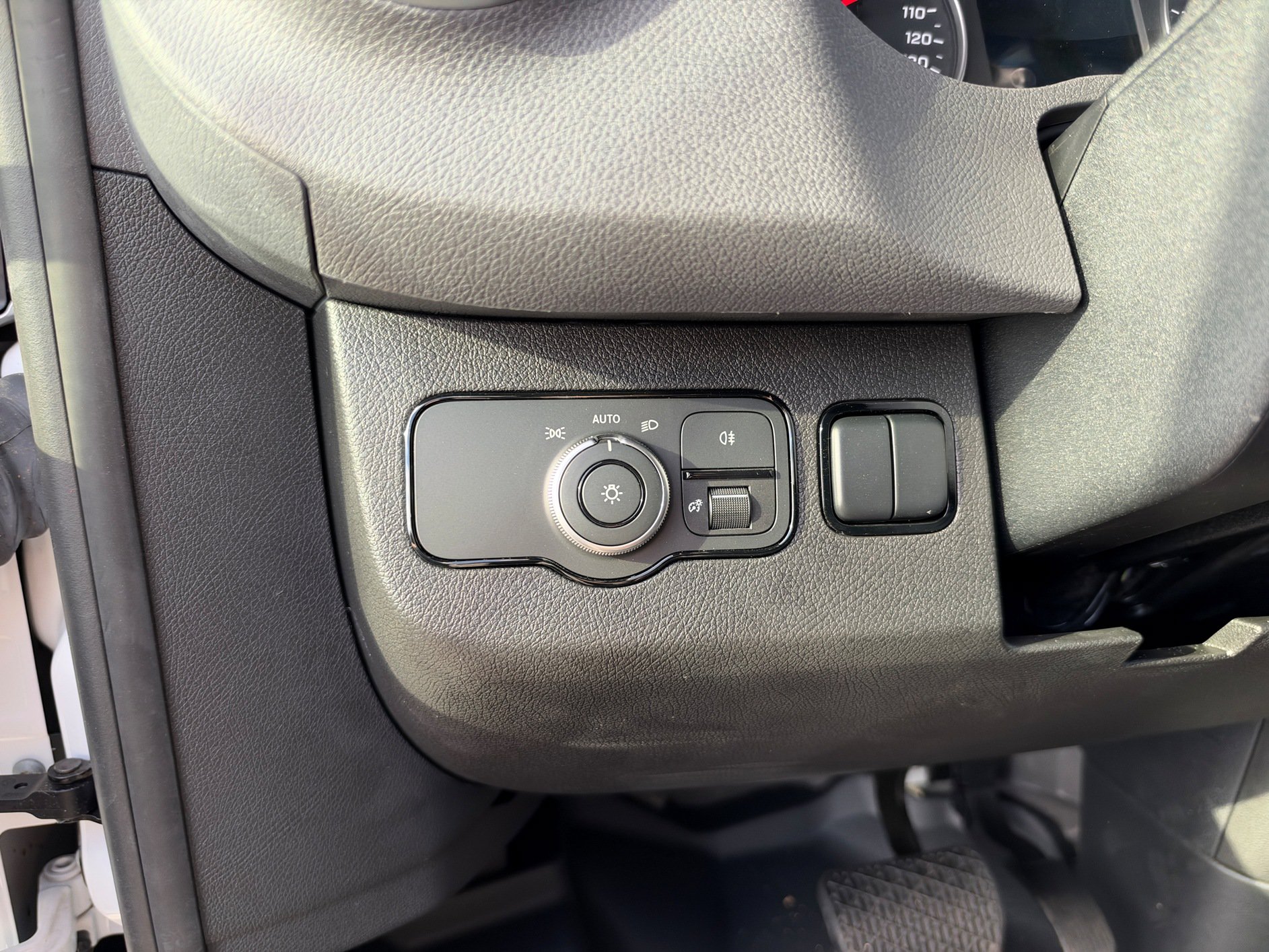 Used 2025 Mercedes-Benz Sprinter 2500 image 11