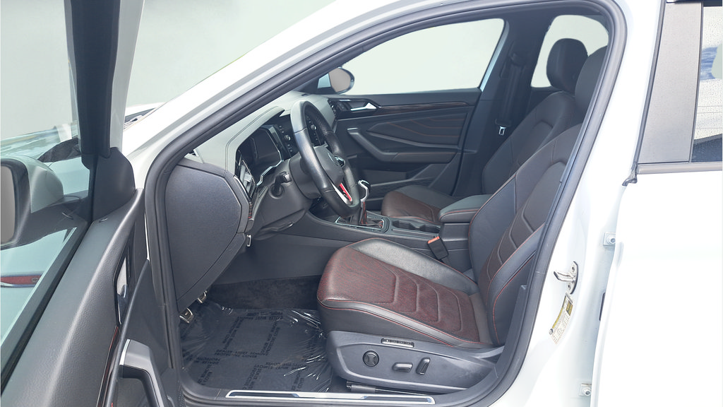 Used 2023 Volkswagen Jetta GLI Autobahn FWD image 10