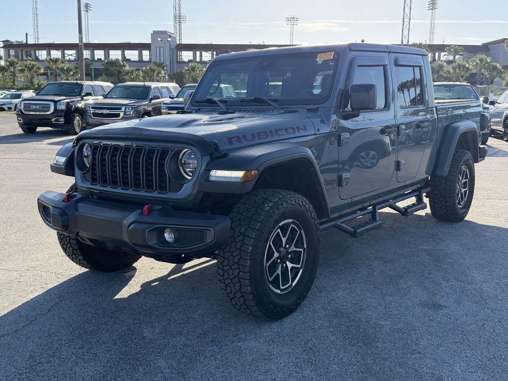 Used 2024 Jeep Gladiator Rubicon AWD/4WD image 9
