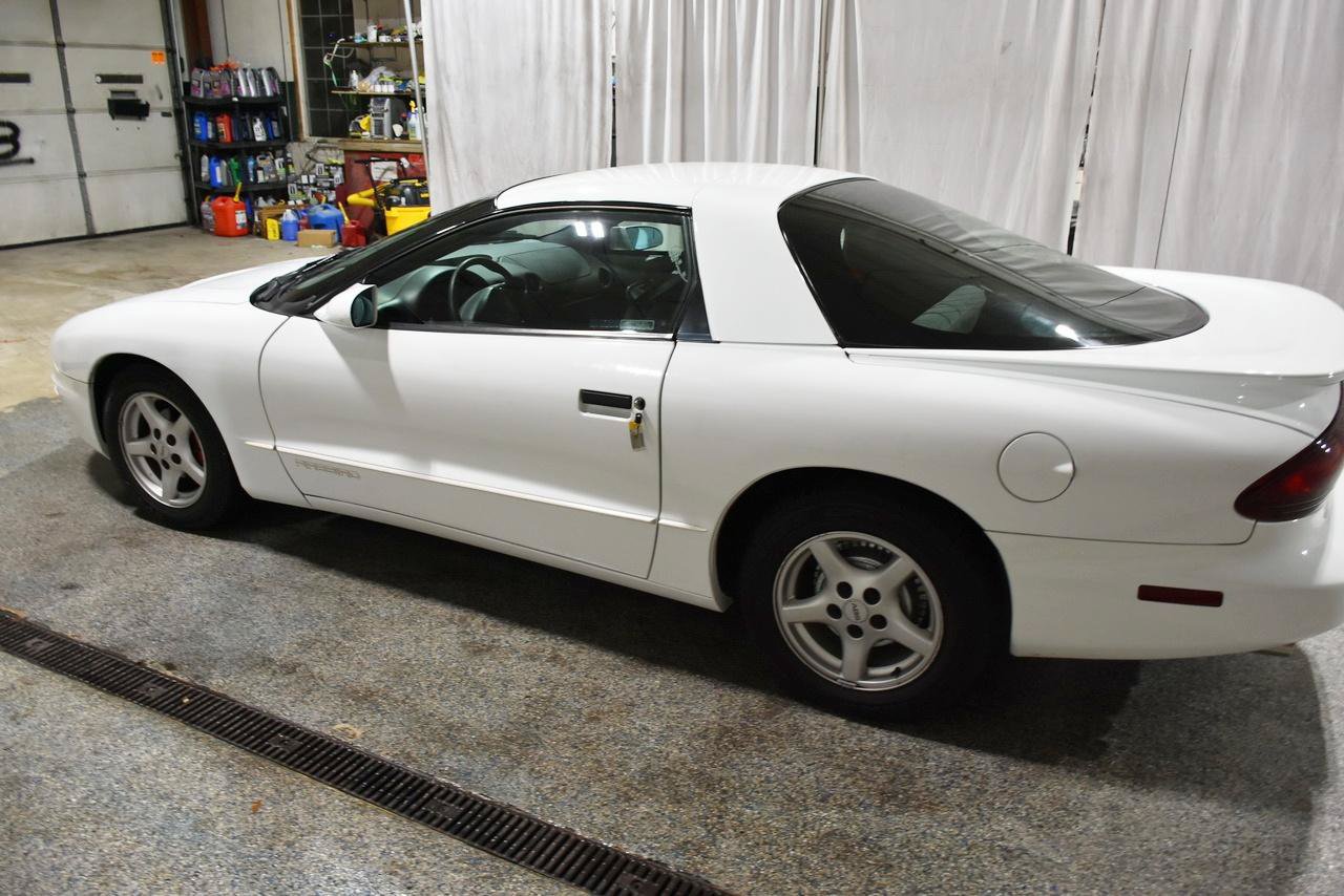 Used 1997 Pontiac Firebird Coupe w/ Opt Pkg RWD image 28