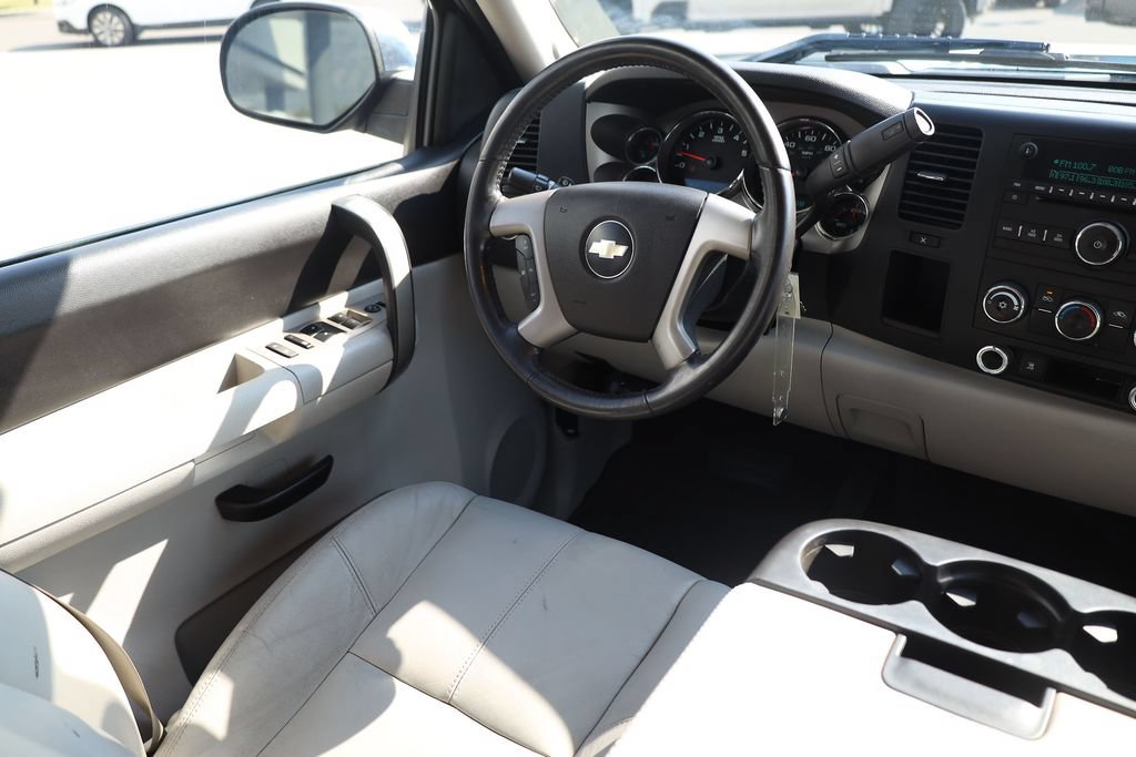 Used 2009 Chevrolet Silverado 1500 LT w/ Regional Value Package RWD image 19