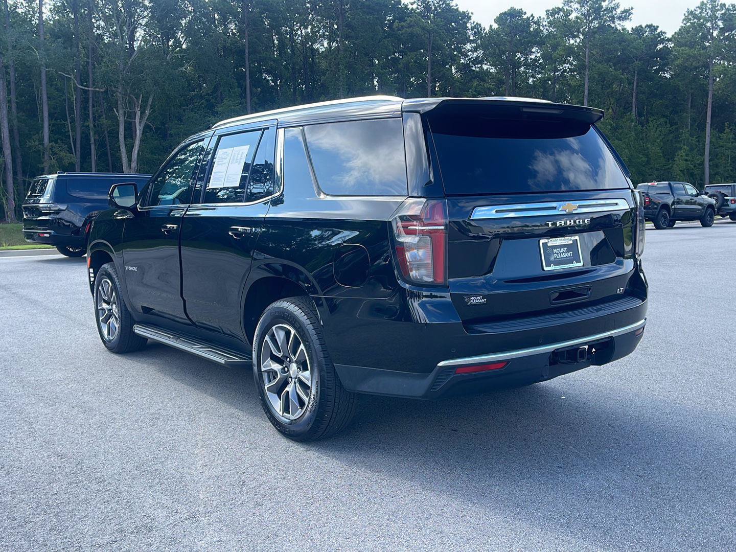 Used 2022 Chevrolet Tahoe LT w/ LT Signature Plus Package AWD/4WD image 5