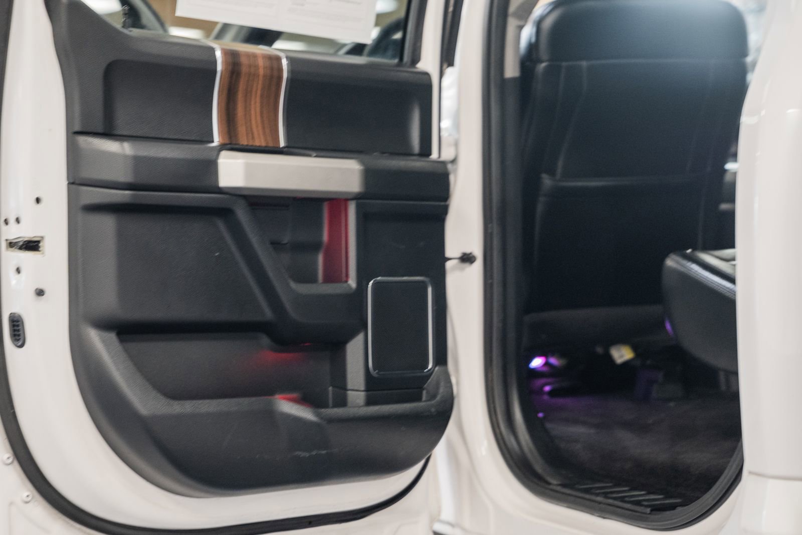 Used 2015 Ford F150 Lariat w/ Equipment Group 501A Mid image 43