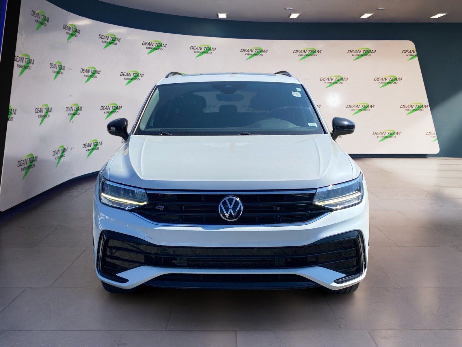 Used 2022 Volkswagen Tiguan SE R-Line AWD/4WD image 7