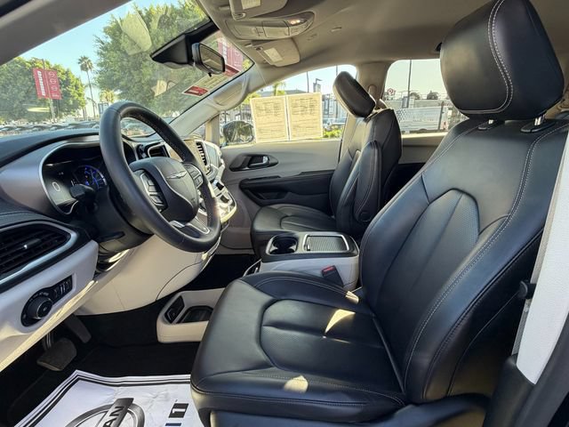 Used 2024 Chrysler Pacifica Limited FWD image 28