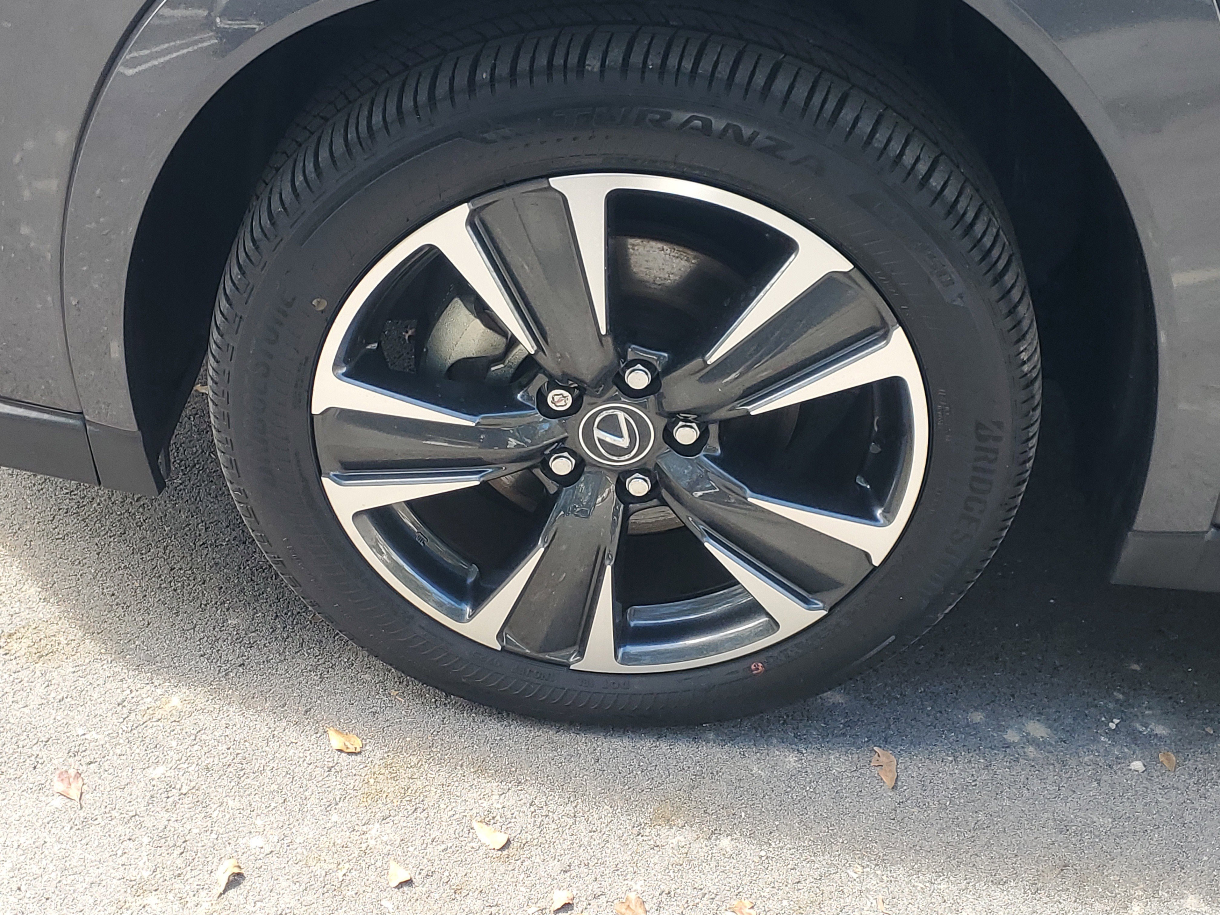 Used 2025 Lexus UX 300h FWD w/ Accessory Package (Z1) image 4