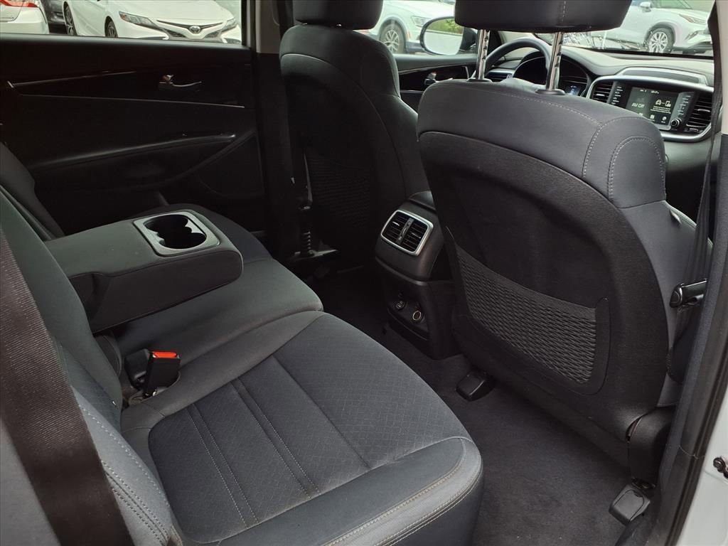 Used 2019 Kia Sorento LX image 21