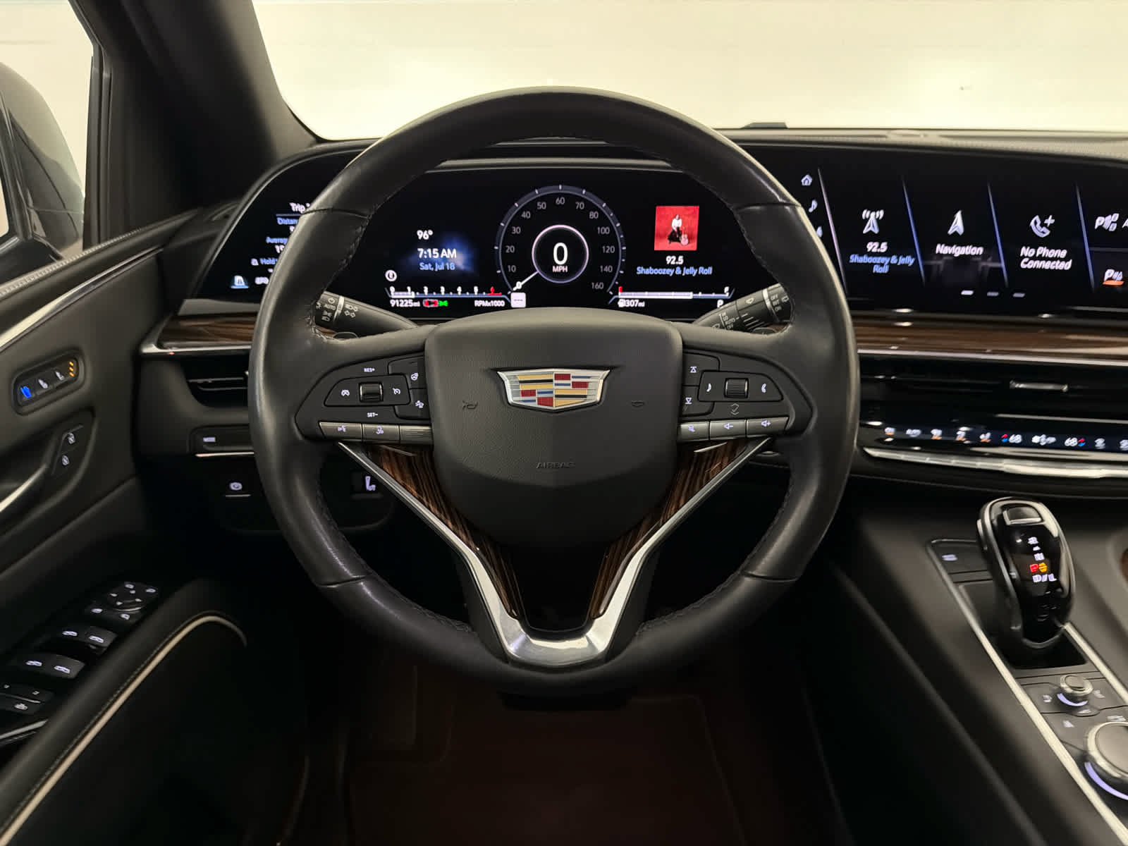 Used 2021 Cadillac Escalade ESV Premium Luxury RWD image 18