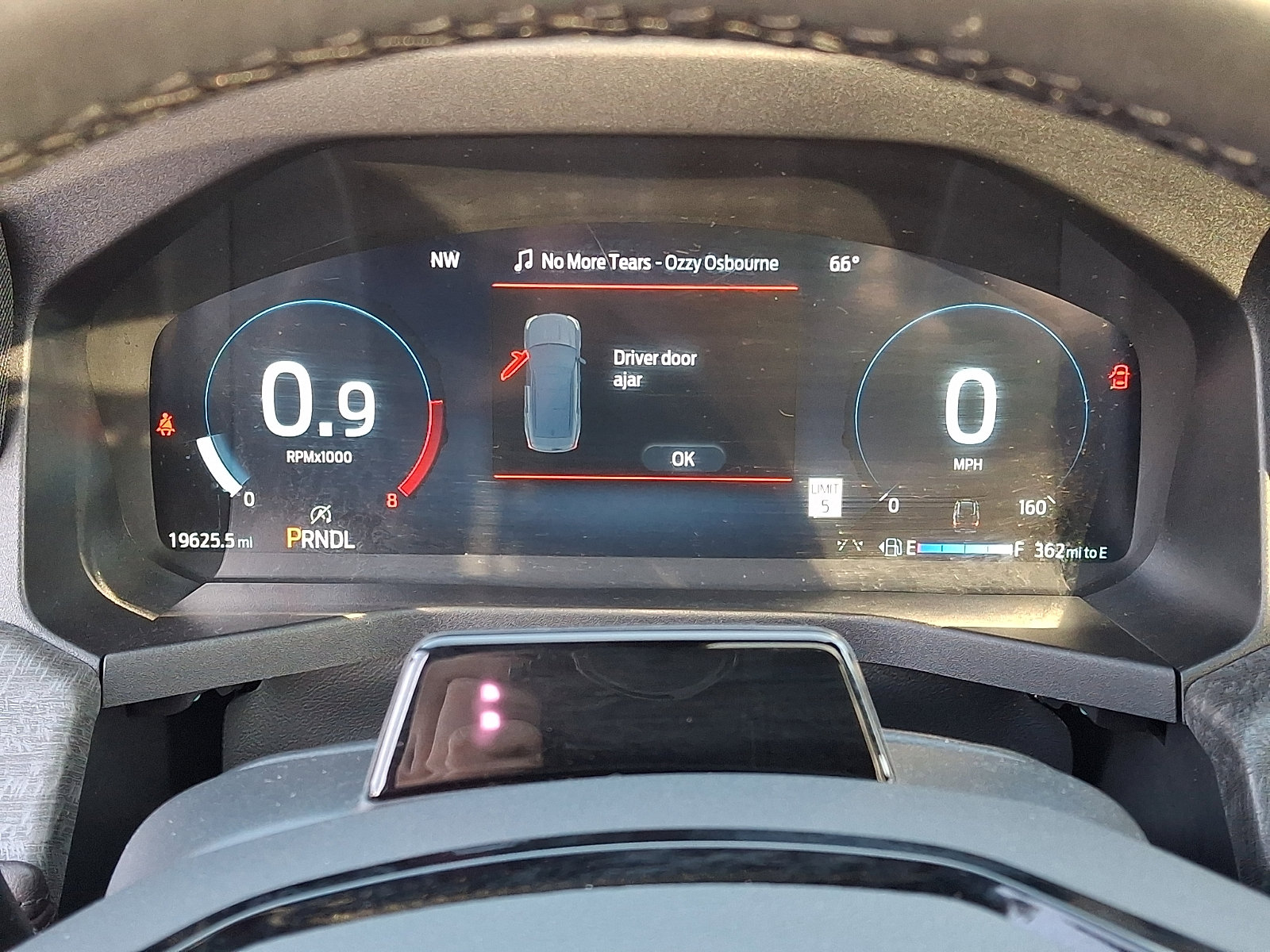 Used 2025 Ford Explorer Platinum w/ LUX Leather Package image 25