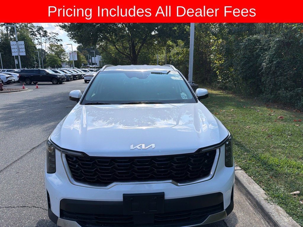Used 2024 Kia Sorento S FWD image 2