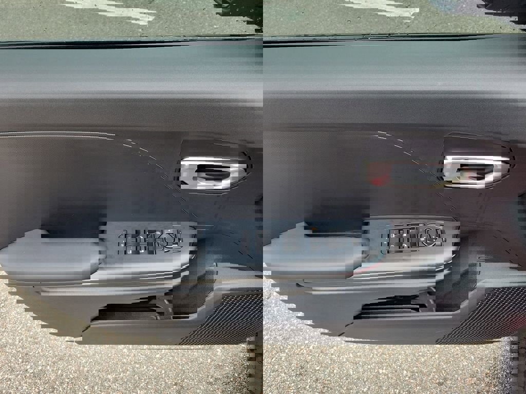 New 2026 Kia K4 LXS image 18