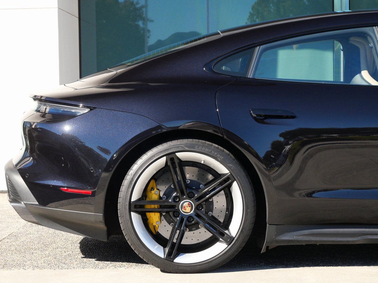 Used 2020 Porsche Taycan Turbo S image 11