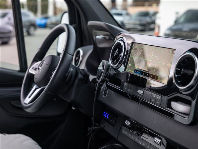 Used 2023 Mercedes-Benz Sprinter 3500 image 28