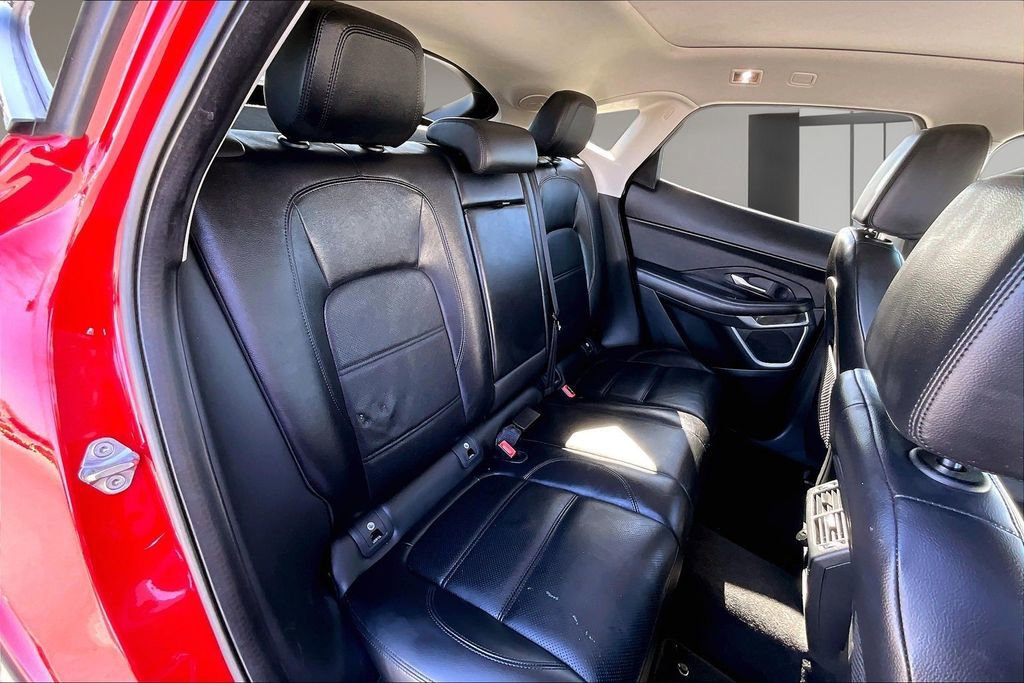 Used 2021 Jaguar E-PACE SE image 23