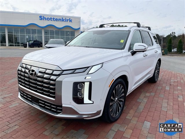 Used 2024 Hyundai Palisade Calligraphy image 1
