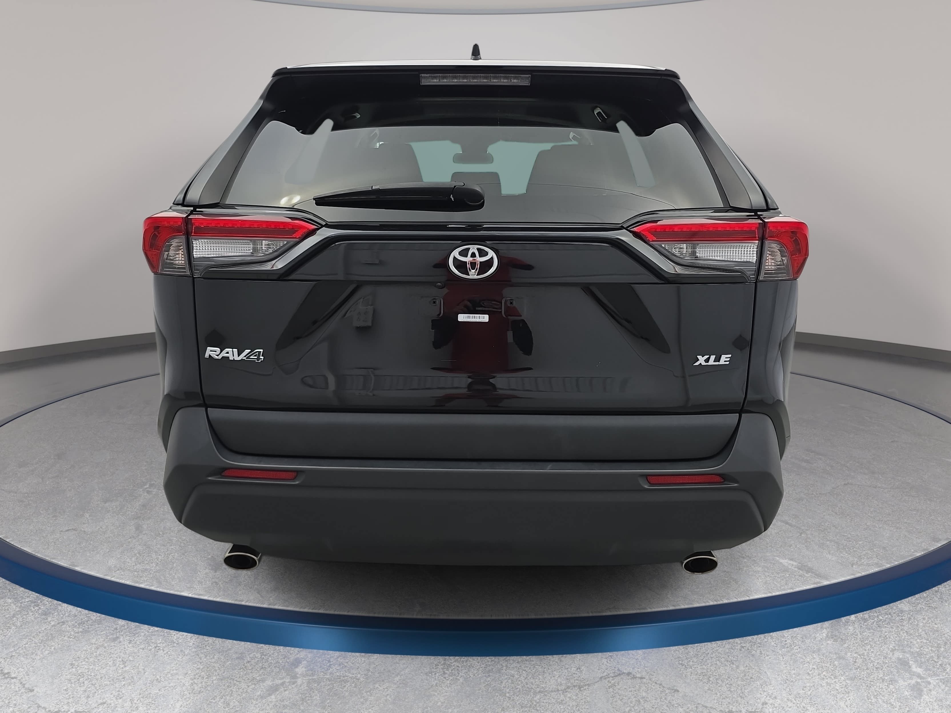Used 2025 Toyota RAV4 XLE FWD image 6