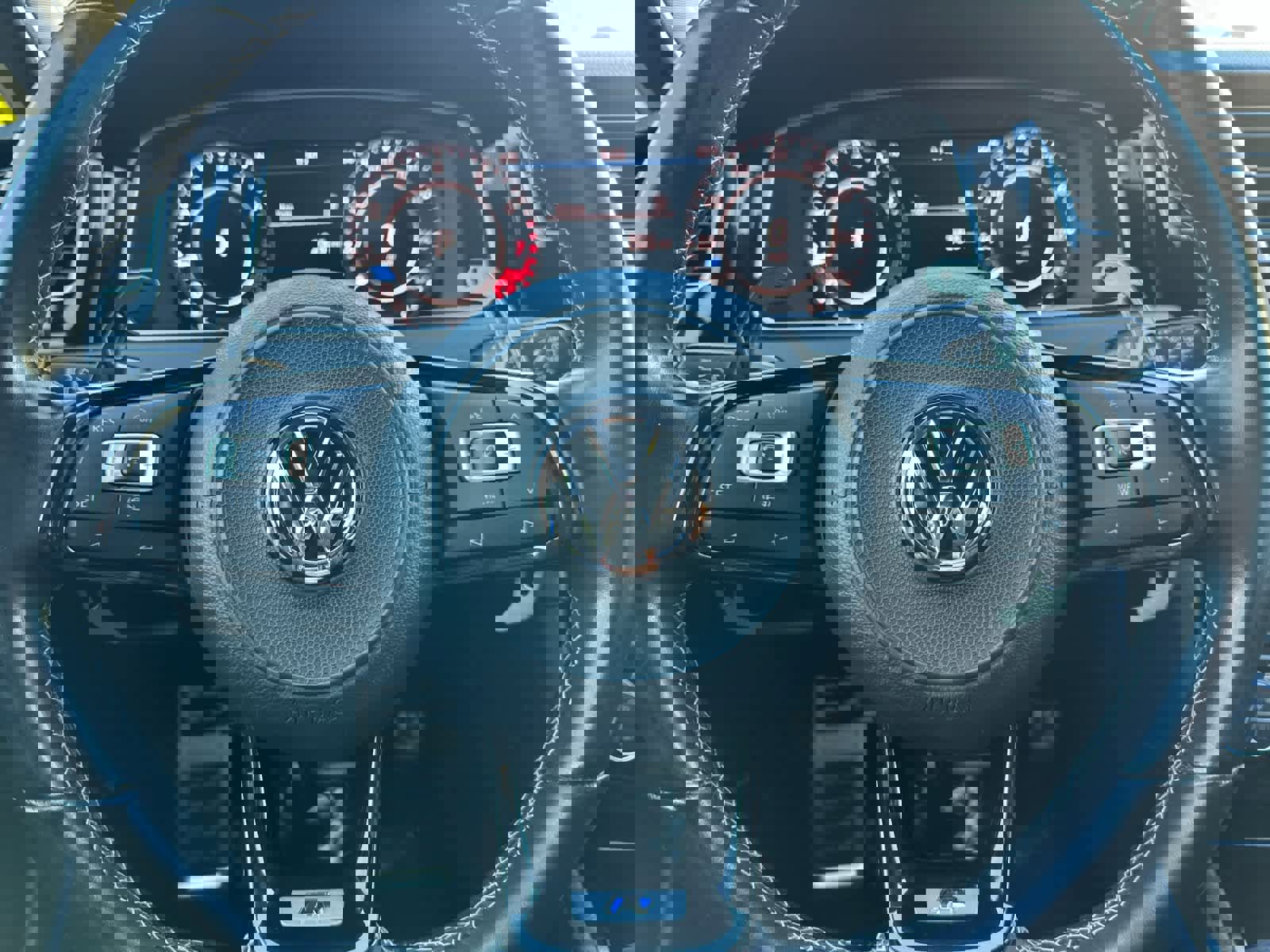 Used 2019 Volkswagen Golf R 4-Door image 26