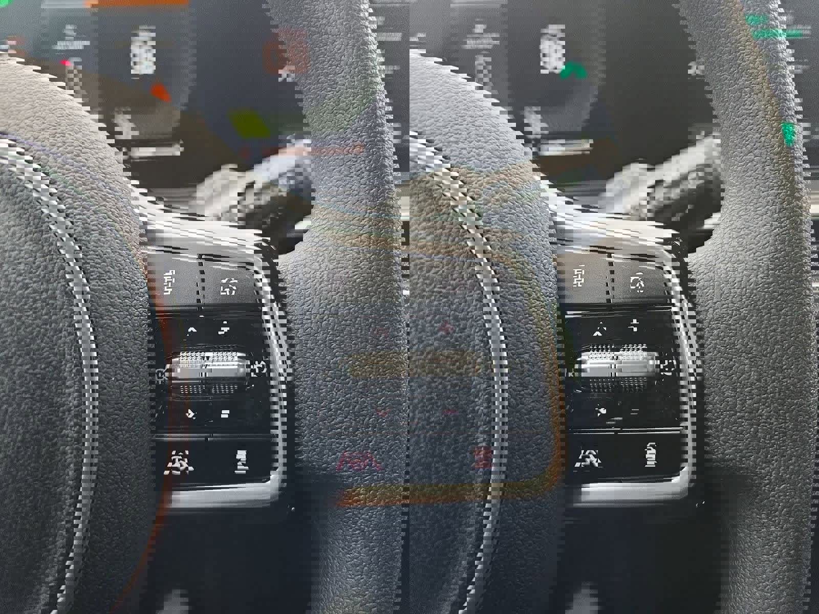 Certified 2025 Kia Sorento LX image 23