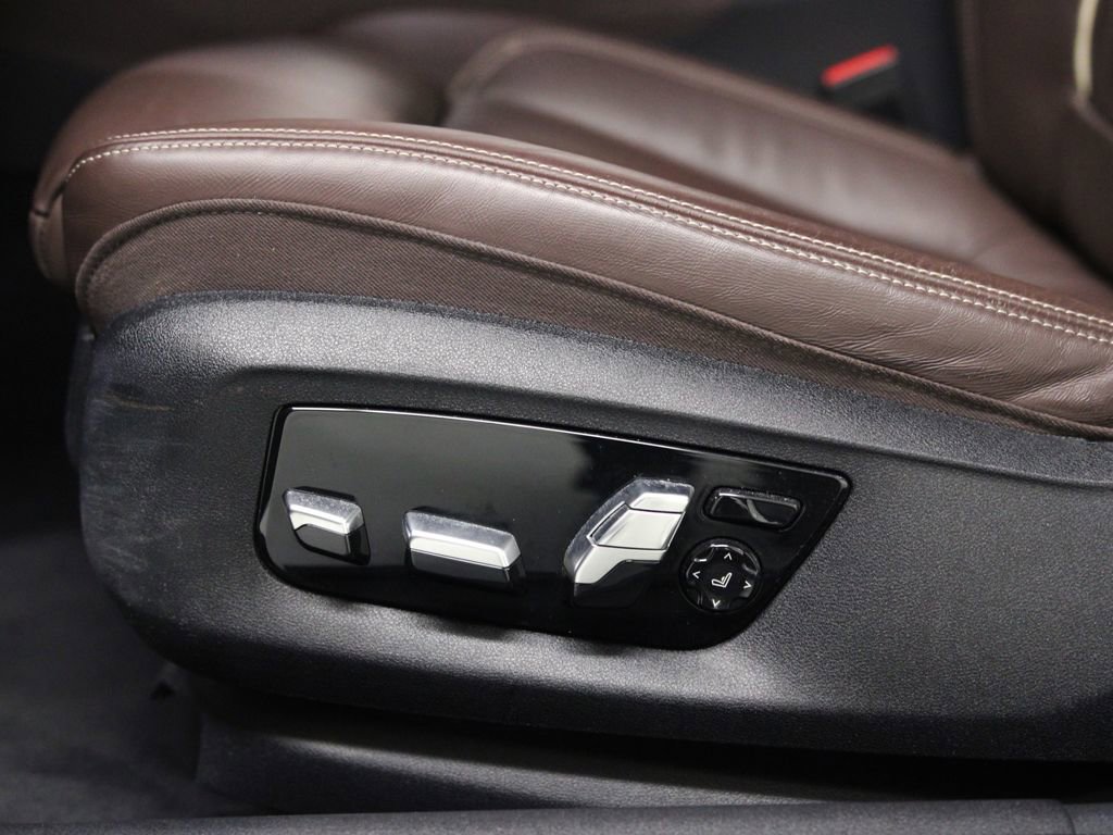 Used 2020 BMW 540i xDrive w/ M Sport Package image 24